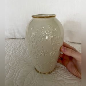 Lenox vase from Masterpiece Collection 1889-1989